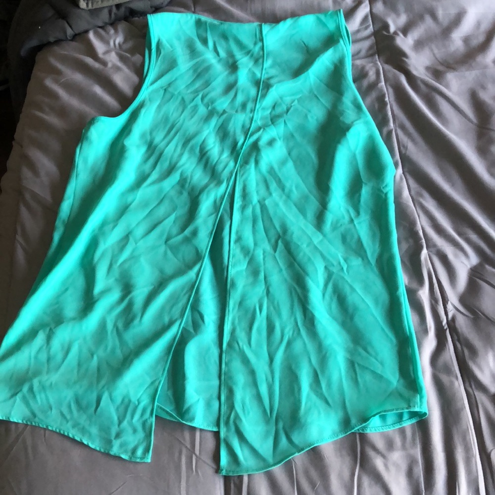 Express Top - Picture 2 of 3